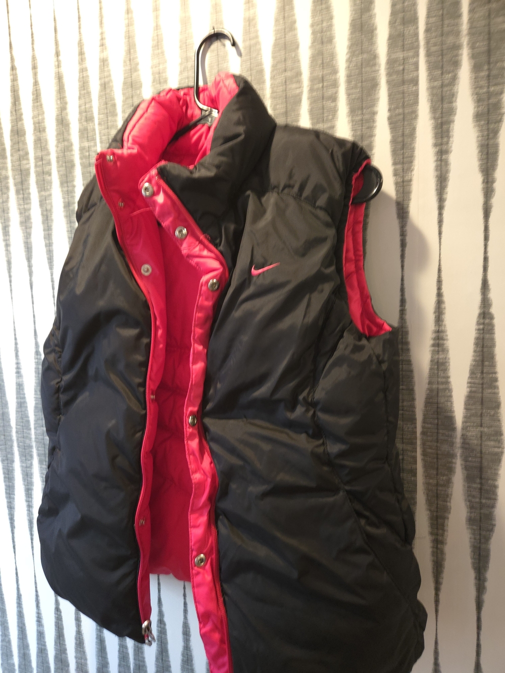 Women's Nike Reversible Puffer Vest Black/Pink Medium Quilted Insulated Full Zip